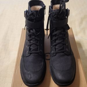 NWOT UGG Tulane boots